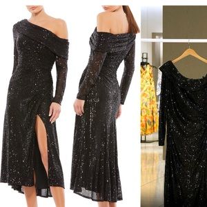 Gorgeous Mac Duggal gown. Size 14 worn once. Hunter green.